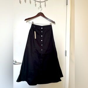 (NWT) Uniqlo Black Chino Front Button A-Line Midi Skirt. Size 0